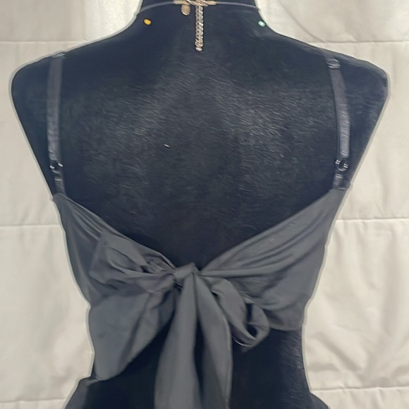 2 Piece Halter Top and Bottom - Picture 4 of 7